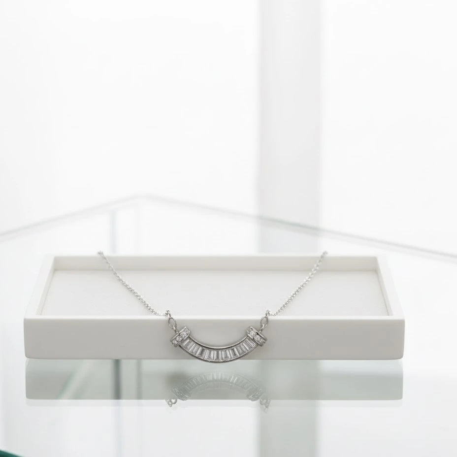 MOON LINE NECKLACE