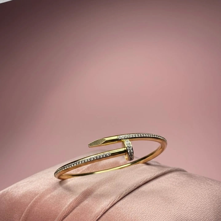 CELESTE NAIL BRACELET