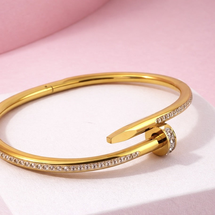 CELESTE NAIL BRACELET