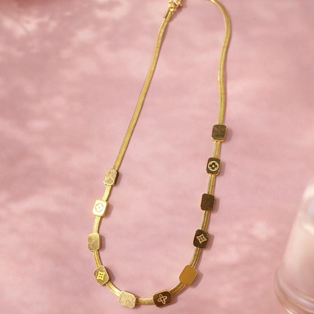 SERENE STRAND NECKLACE