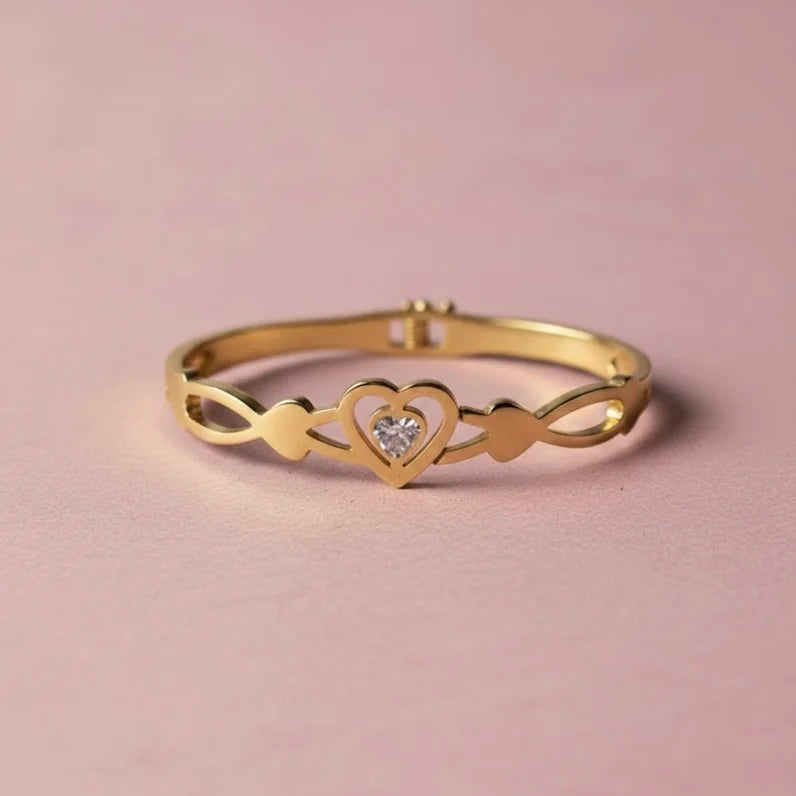 WHISPERING HEART BRACELET