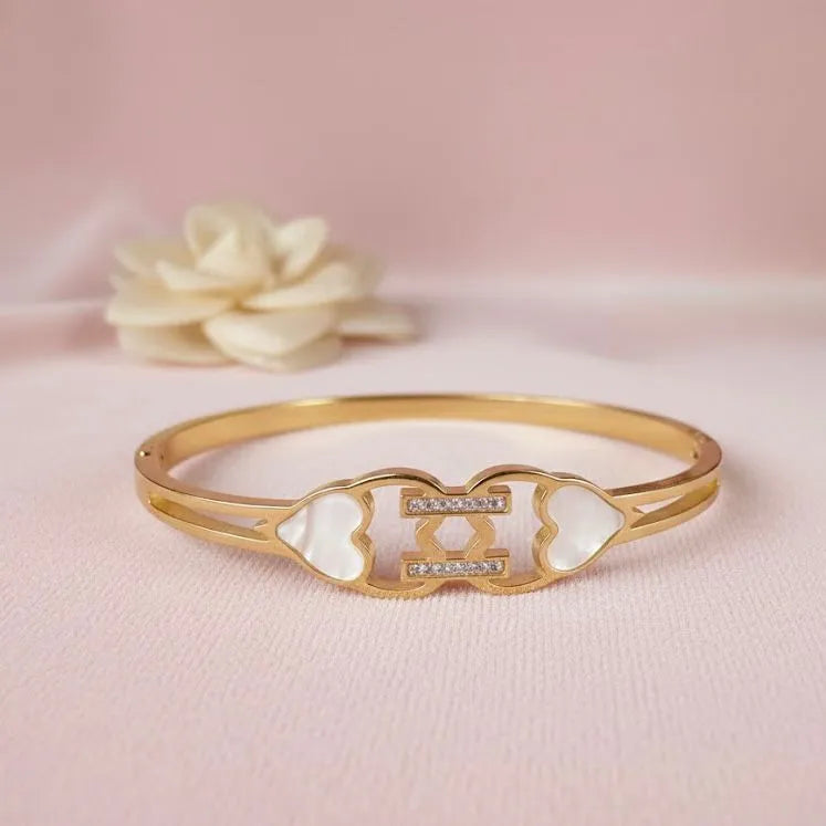 BLUSH EMBRACE BRACELET