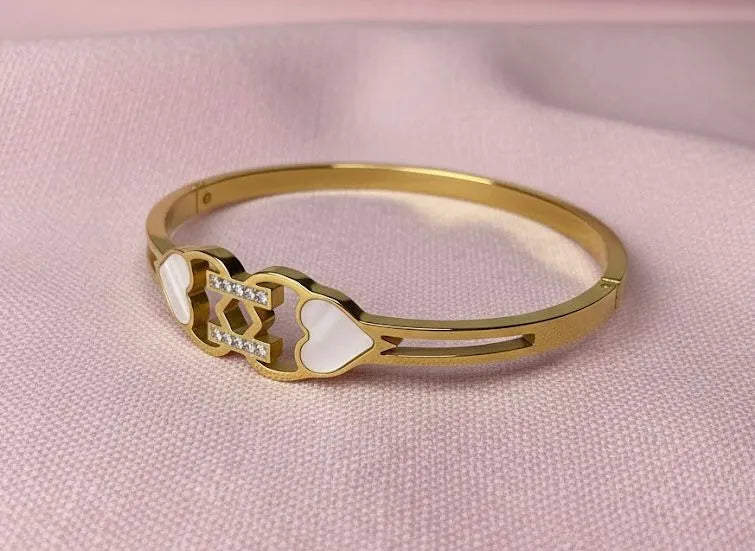 BLUSH EMBRACE BRACELET