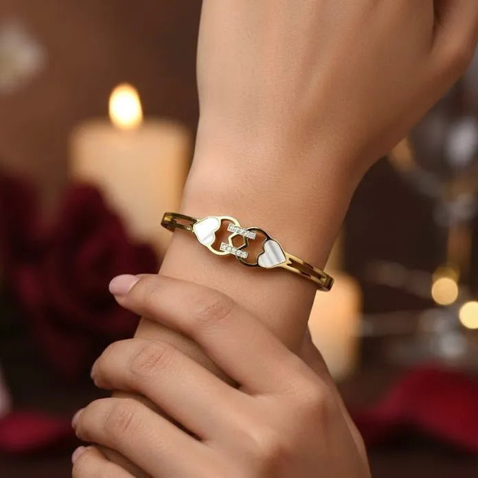 BLUSH EMBRACE BRACELET