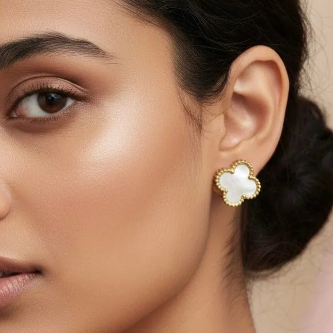 WHITE CLOVER EARRINGS